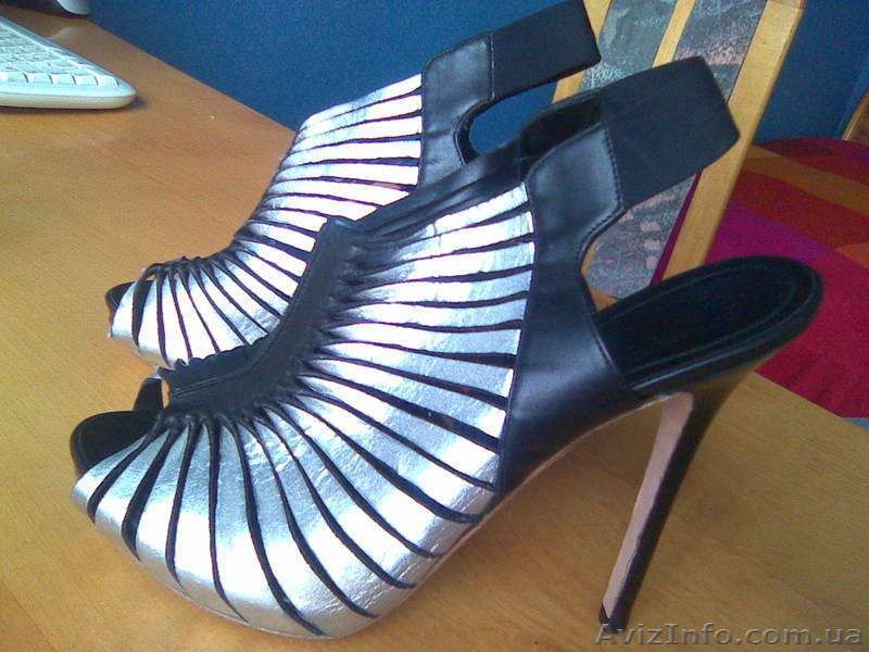 босоножки продам ALEXANDER MQUEEN - <ro>Изображение</ro><ru>Изображение</ru> #1, <ru>Объявление</ru> #512141