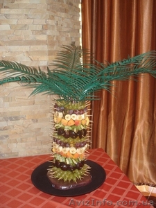 Букети зі свіжих фруктів та шоколадний фонтан від EVENT АГЕНЦІЇ «FAMILY»