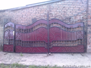 ворота c калиткой окованные с завесами и врезным замком - <ro>Изображение</ro><ru>Изображение</ru> #1, <ru>Объявление</ru> #381535