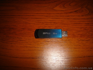 Обміняю USB-флешку 32 гб на 16 гб із доплатою. - <ro>Изображение</ro><ru>Изображение</ru> #2, <ru>Объявление</ru> #990242