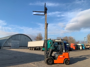 Вилочний автопогрузчик Nissan,  з щоглою triplex/триплекс 5.1 метри. 