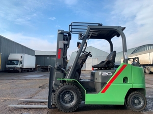 Газ-бензиновий навантажувач TCM (Nissan) з вагами,  із напрацюванням 7644 м/г