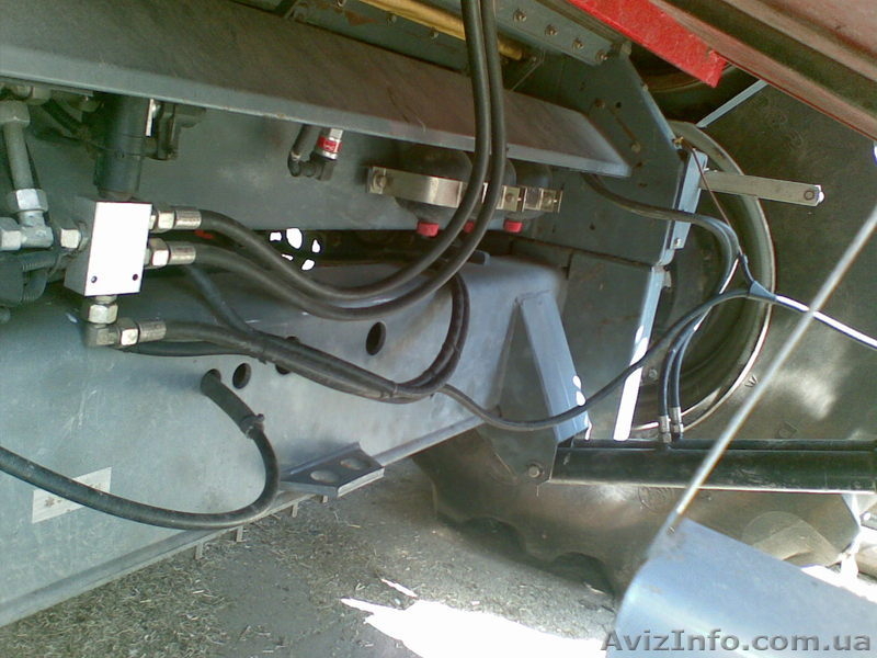 Продаем уборочный комбайн MASSEY FERGUSON 7278 CEREA, 2002 г.в. - <ro>Изображение</ro><ru>Изображение</ru> #8, <ru>Объявление</ru> #856264