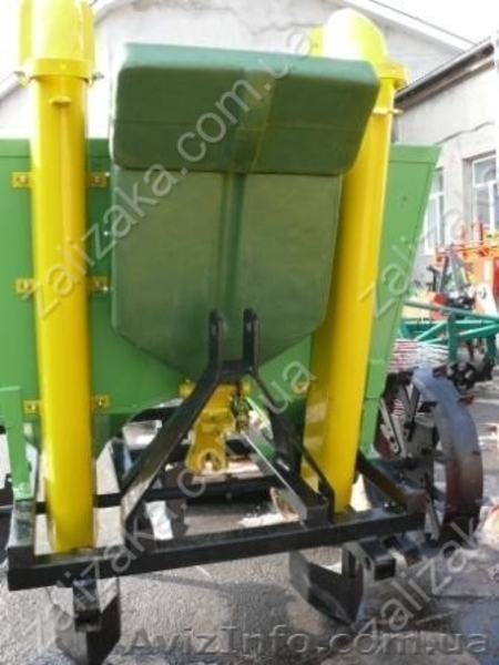 Польская сажалка для трактора с бункером для удобрений  - <ro>Изображение</ro><ru>Изображение</ru> #1, <ru>Объявление</ru> #964538