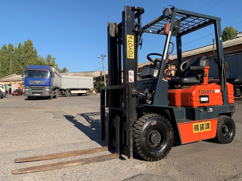 Вилочный автопогрузчик Toyota на 1.5 тонны с двигателем 5 К - <ro>Изображение</ro><ru>Изображение</ru> #3, <ru>Объявление</ru> #1697972